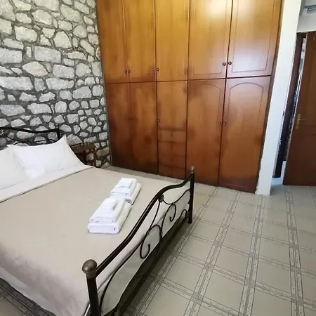  πέτρινο παραδοσιακό της μάνης *