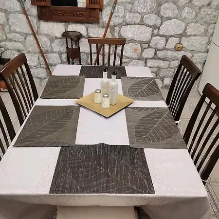 πέτρινο παραδοσιακό της μάνης 