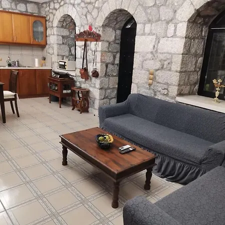  πέτρινο παραδοσιακό της μάνης Areopoli