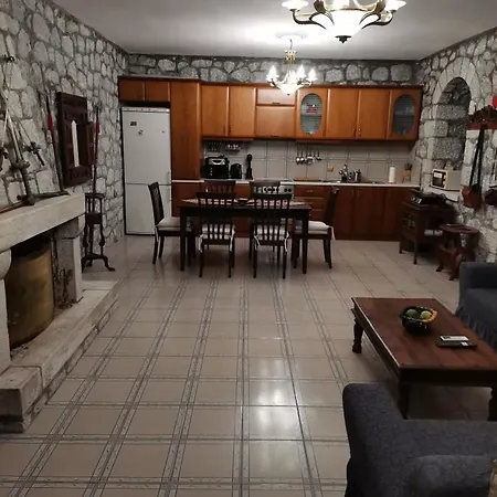 πέτρινο παραδοσιακό της μάνης