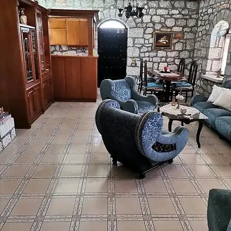 πέτρινο παραδοσιακό της μάνης  Areopoli